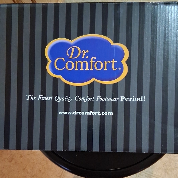 Elegant Brown and Black Boat Shoes - NIB - Picture 2 of 5